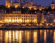 Les quais de Saône à Lyon illuminés la nuit